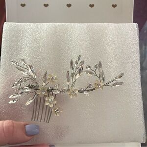 Untamed Petals Bridal Hairpiece